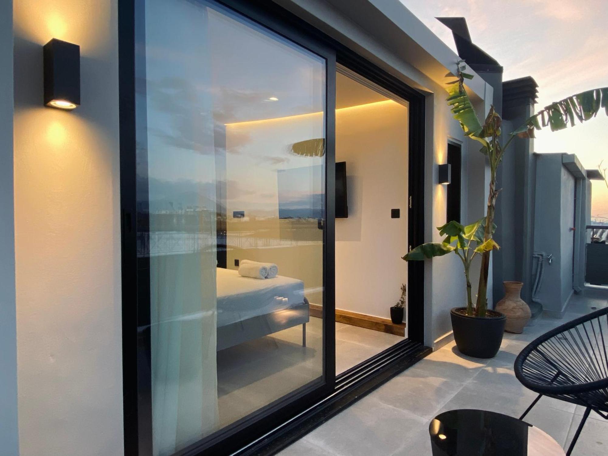 Апартаменты Hyperion Penthouse Патра Экстерьер фото