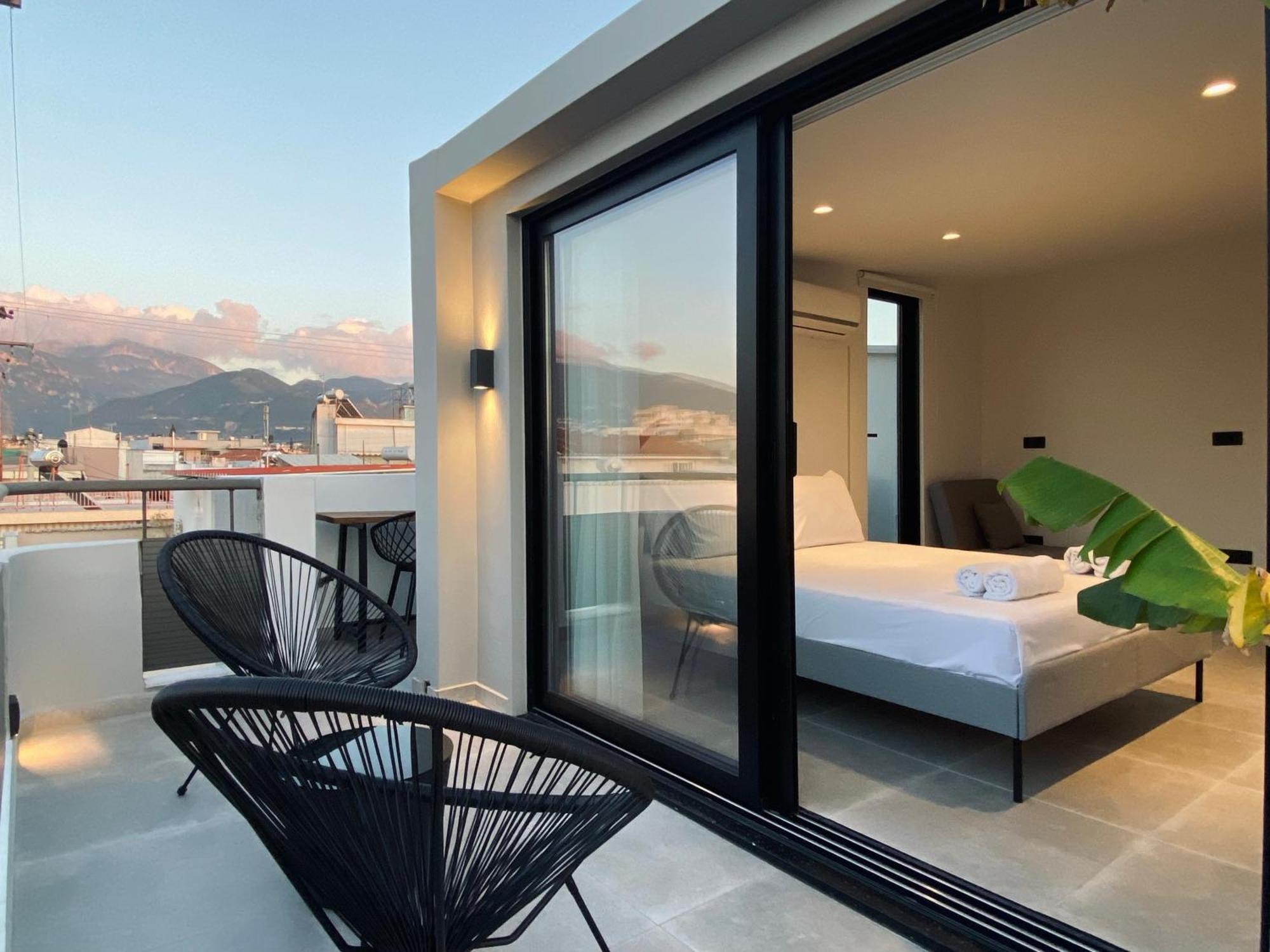 Апартаменты Hyperion Penthouse Патра Экстерьер фото